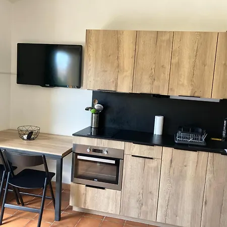 Mazet Cosy Climatisé Terrasse Privée Et Piscine Сasa de vacaciones