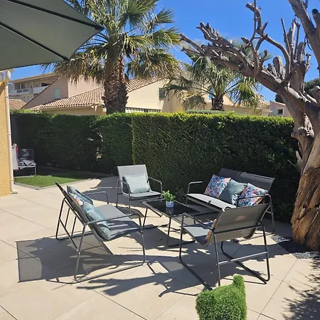 Mazet Cosy Climatisé Terrasse Privée Et Piscine Le Lavandou
